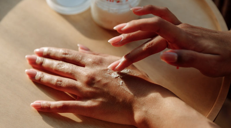 Die besten Tipps für eine erfolgreiche Nagelpflege-Routine zu Hause